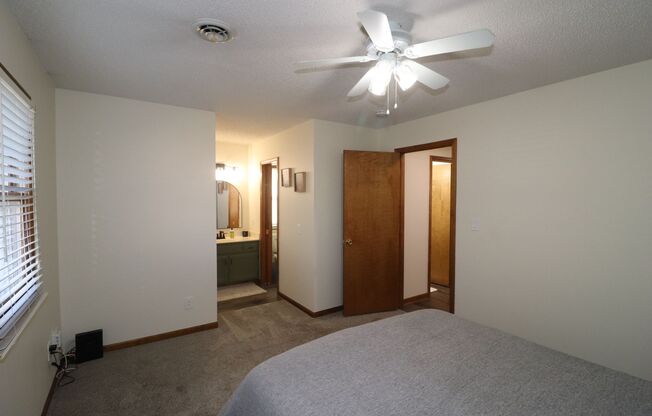 3 beds, 2 baths, $1,650