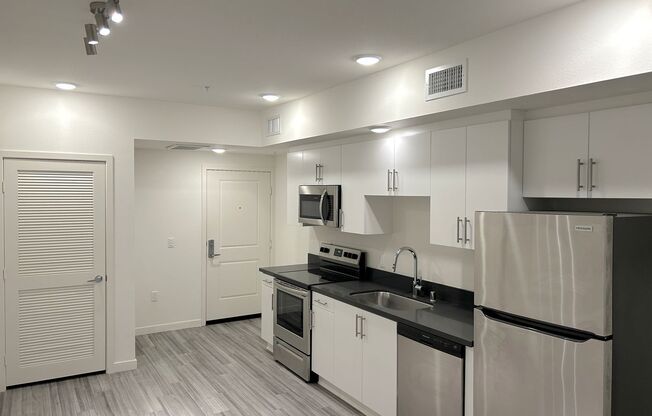 1 bed, 1 bath, 623 sqft, $2,495, Unit 605