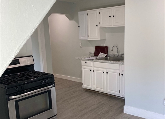 2 beds, 1 bath, 1,000 sqft, $2,500, Unit 3