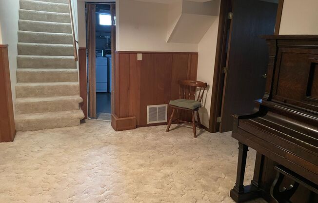 3 beds, 2 baths, $1,875