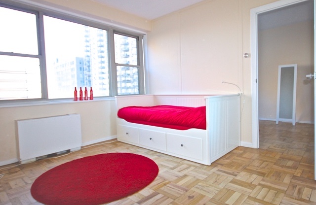 1 bed, 1 bath, 650 sqft, $4,000, Unit 5G