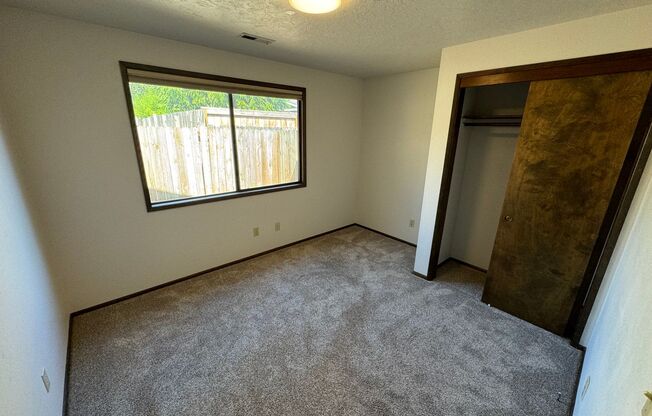 3 beds, 1 bath, $1,900