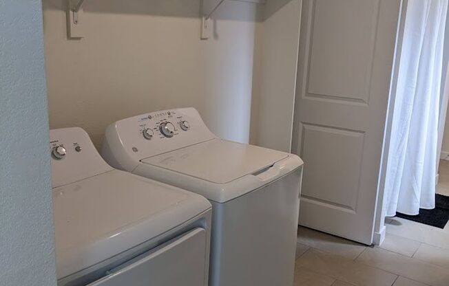 1 bed, 1 bath, 724 sqft, $1,650, Unit 5621 #101 Silverstone