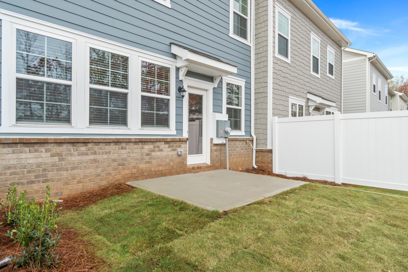Like Brand New Luxury Townhome in Matthews!