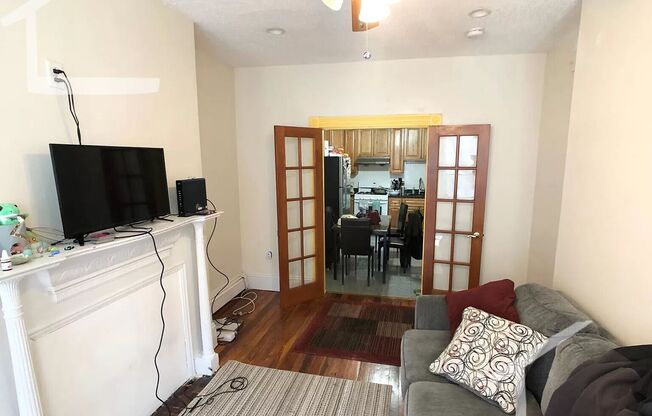 HOT MISSION HILL LISTING!!!!