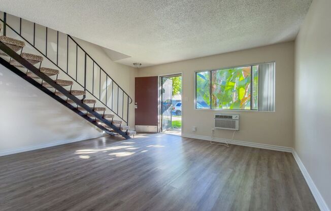 Silverwood Apartments (587)
