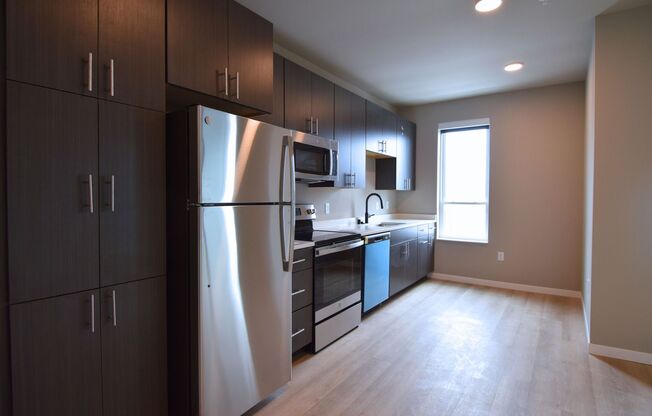 Studio, 1 bath, 612 sqft, $1,605, Unit 5604-107