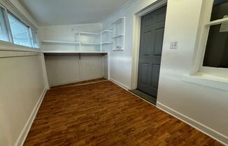 2 beds, 1 bath, $2,000, Unit 2