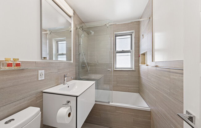 2 beds, 1 bath, $6,500, Unit 17D