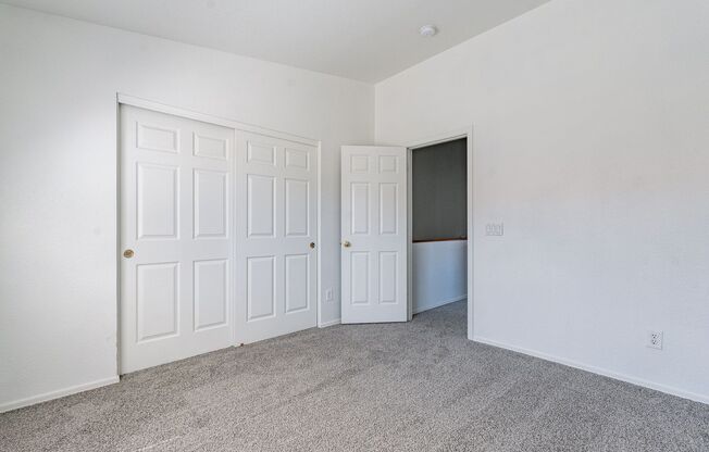 3 beds, 2.5 baths, $1,945, Unit UNIT 1096