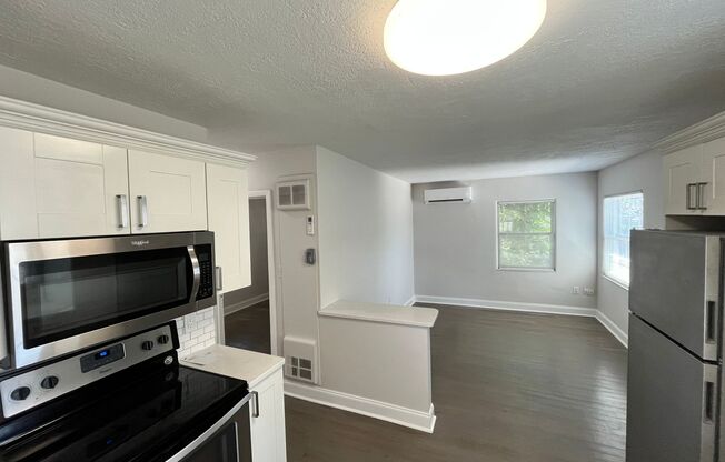 Above Detached Garage 1/1 in Colonialtown North