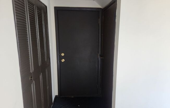 Studio, 1 bath, 500 sqft, $750, Unit #9