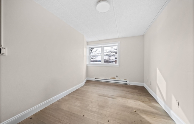 2 beds, 1 bath, 1,000 sqft, $2,827, Unit 6
