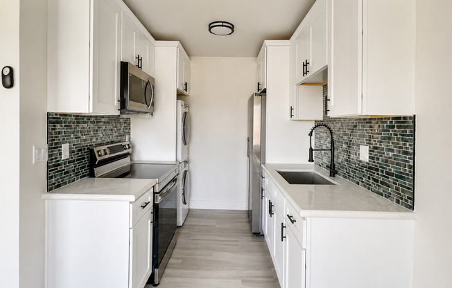 2 beds, 1 bath, 850 sqft, $2,395, Unit 743-66