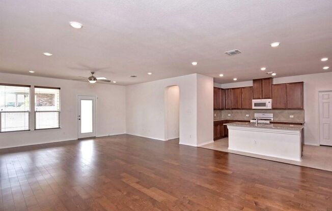 3 beds, 2 baths, $2,050