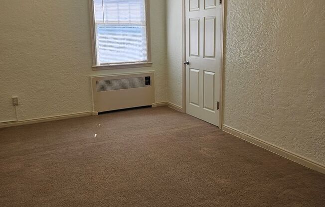 1 bed, 1 bath, $700, Unit 410