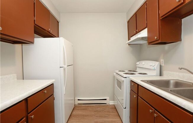 1 bed, 1 bath, 698 sqft, $1,150, Unit D4