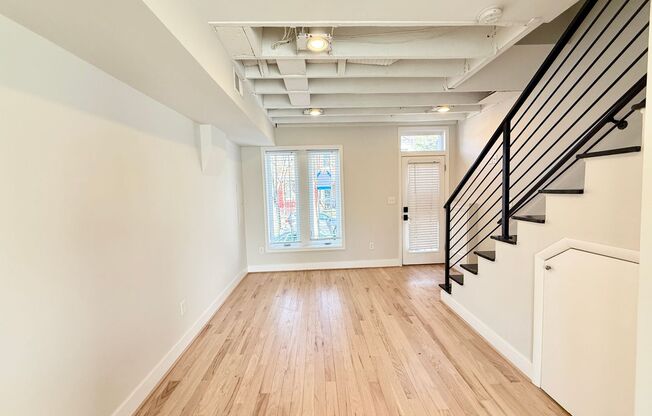 NEWLY RENOVATED HOME - Capitol Hill/Lincoln Park