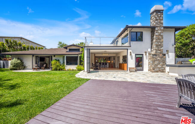 12120 TRAVIS ST
