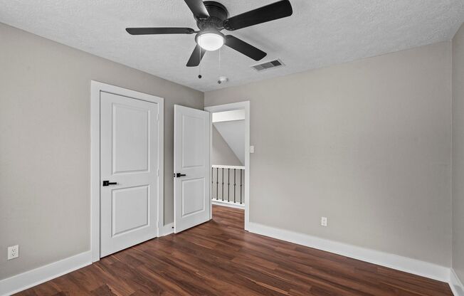 Welcome to 1107 Londonberry Ave in the heart of Friendswood