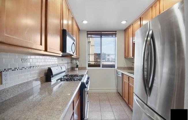 850 N Hudson Ave Apt 205