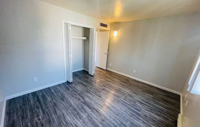 Upstairs, Remodeled Two Bedroom at The Landing!!