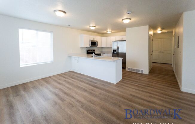 3 beds, 1 bath, 1,250 sqft, $1,375, Unit 328 E Main St #8