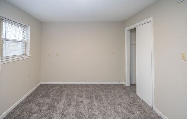 2 beds, 1 bath, $1,050, Unit Apt 1