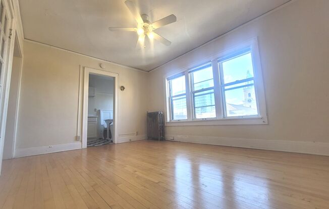Studio, 1 bath, $895, Unit 39