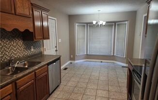 3 beds, 2 baths, $1,650