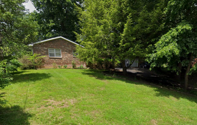 3 beds, 2 baths, $1,350