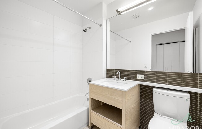 1 bed, 1 bath, $4,600, Unit 4B