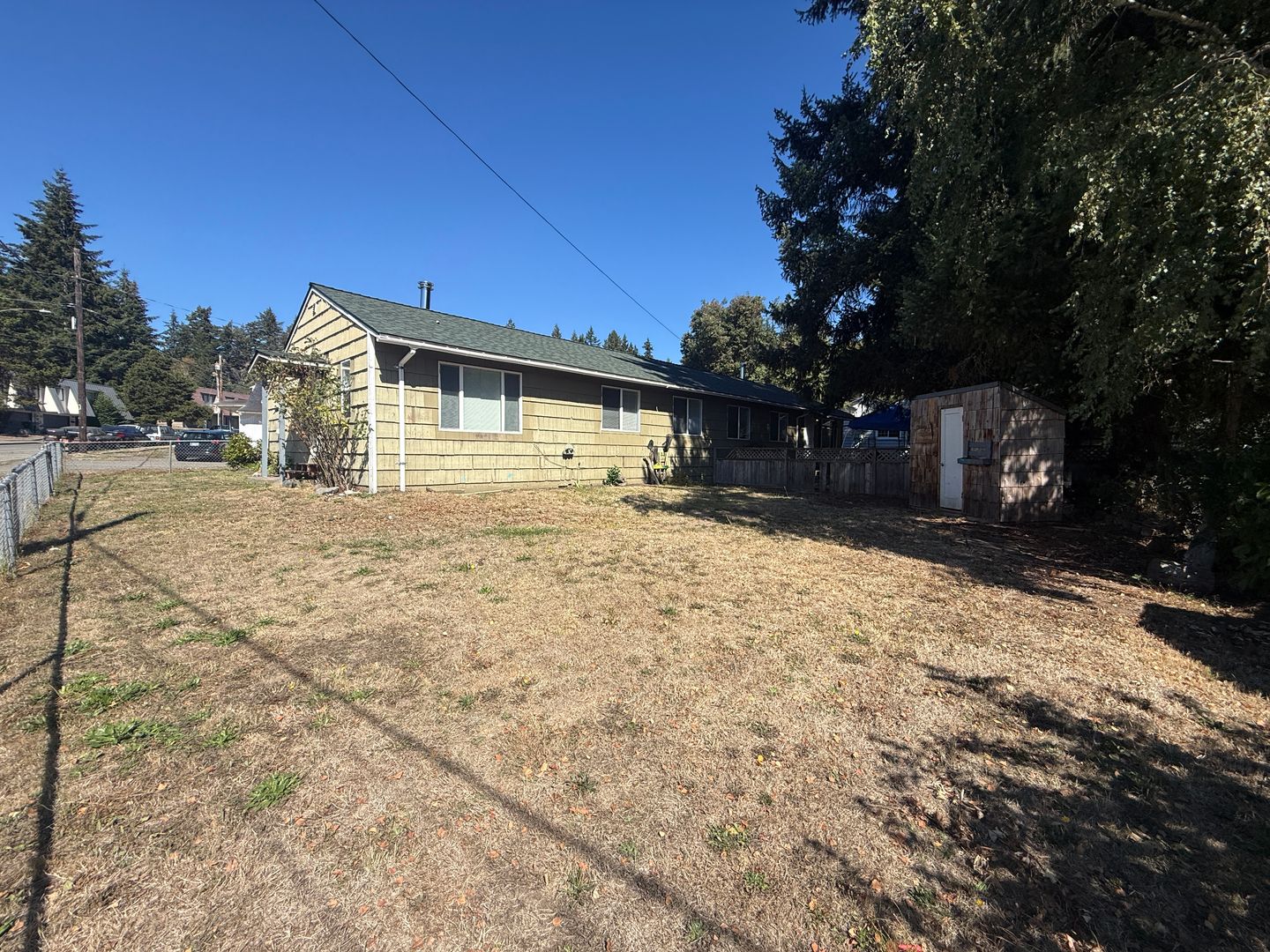 3 bedroom, 1 bathroom Bremerton Duplex