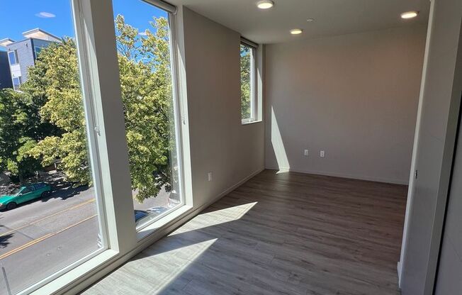 Studio, 1 bath, 285 sqft, $1,325, Unit 310