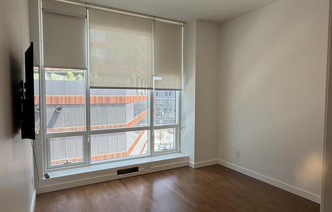 1 bed, 1 bath, 713 sqft, $4,200, Unit 6G
