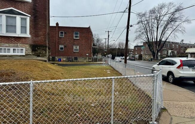 4400 SHEFFIELD AVE