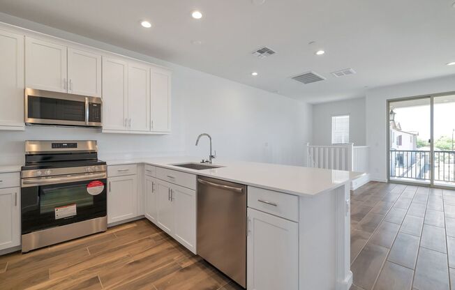Like Brand New Luxurious Modern 3 Bedroom 2 Bath Townhome in Warner Meadow – Rare Rental Opportunity!