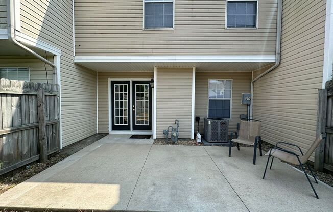 3 beds, 2.5 baths, $1,950