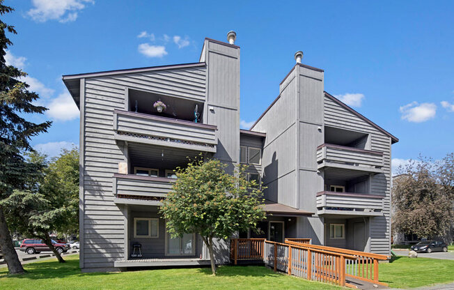 Russian Jack Apartments - Exterior