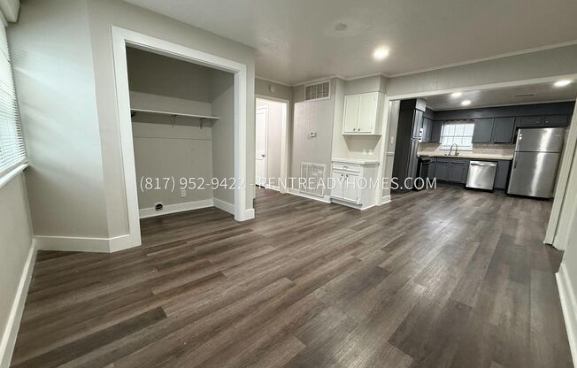 1303 Des Jardines St