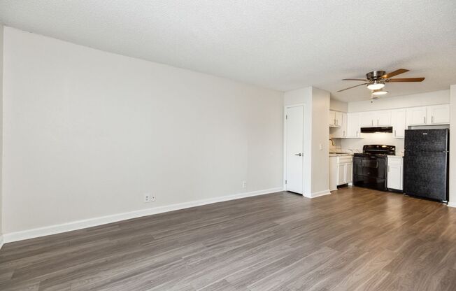 1 bed, 1 bath, 722 sqft, $1,299, Unit C27