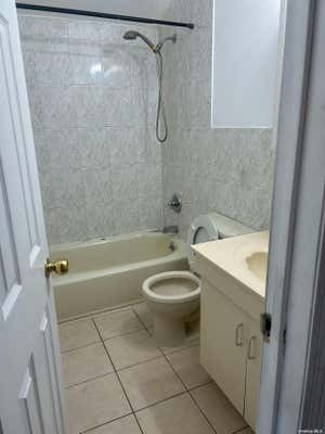 2 beds, 1 bath, $2,400