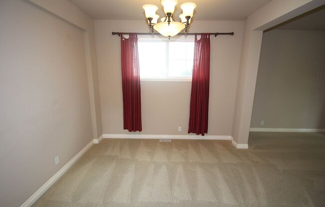 4 BEDROOM REDMOND HOME FOR RENT WITH 2 CAR GARAGE!