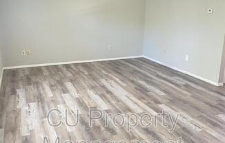 705 Hollycrest