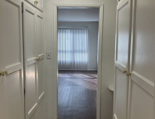 Studio, 1 bath, 452 sqft, $1,695, Unit 10