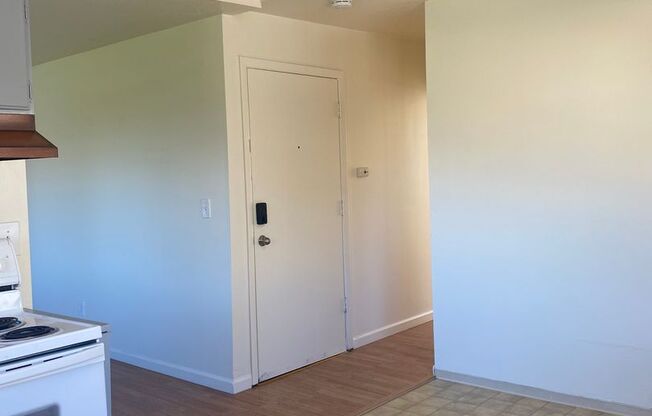 2001-2015 SE Oak Grove Blvd
