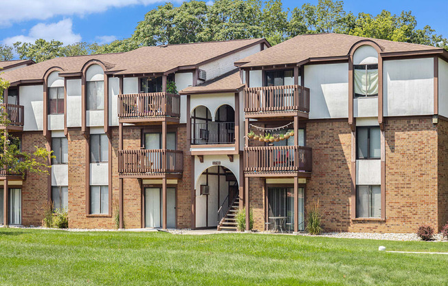 Private patio or balcony offered at Granada Apartments, Michigan, 49202