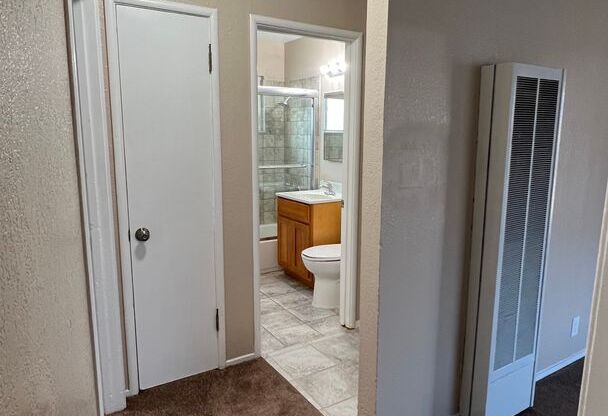 2 beds, 1 bath, $2,200