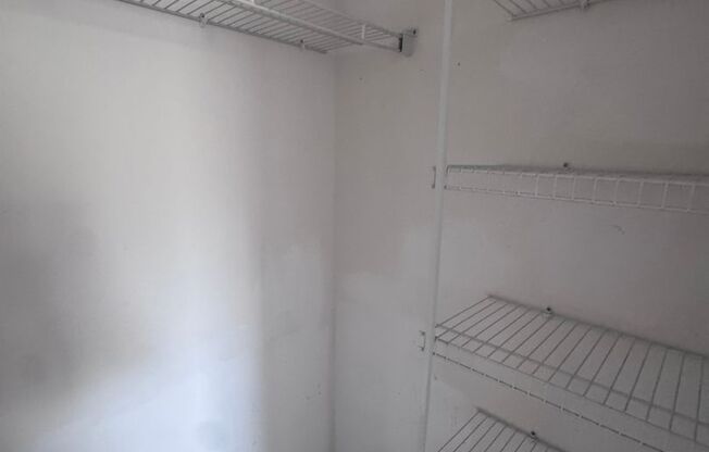3 beds, 2.5 baths, $1,700