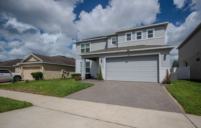 FREE RENT!!!!Spacious home in desirable Laurel Estates, Davenport